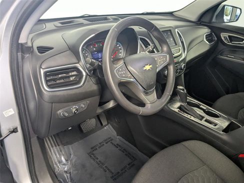 Used 2021 Chevrolet Equinox LT image 12