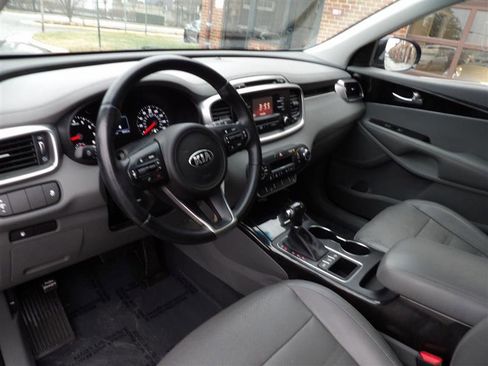 Used 2016 Kia Sorento EX image 12