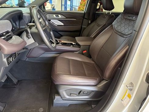 Used 2025 Ford Explorer Platinum w/ LUX Leather Package image 10