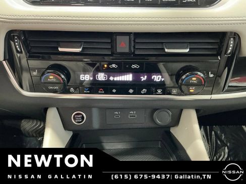 Used 2023 Nissan Rogue SL w/ SL Premium Package FWD image 12