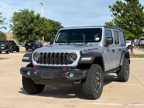 Used 2024 Jeep Wrangler Unlimited Rubicon image 3