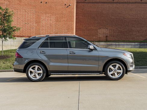 Used 2018 Mercedes-Benz GLE 350 4MATIC image 3