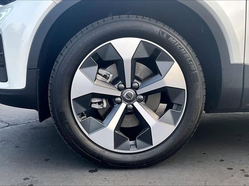 Used 2025 Volvo XC40 B5 Core w/ Protection Package Premier image 12