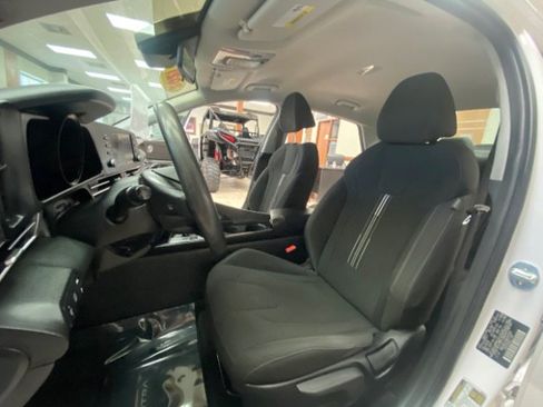 Used 2021 Hyundai Elantra Blue FWD image 16