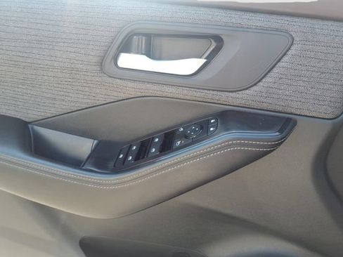 Used 2023 Nissan Rogue SV AWD/4WD image 13