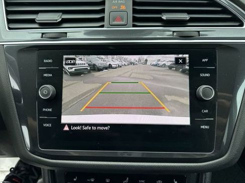 Used 2022 Volkswagen Tiguan SE image 24