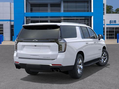 New 2026 Chevrolet Suburban Premier image 4