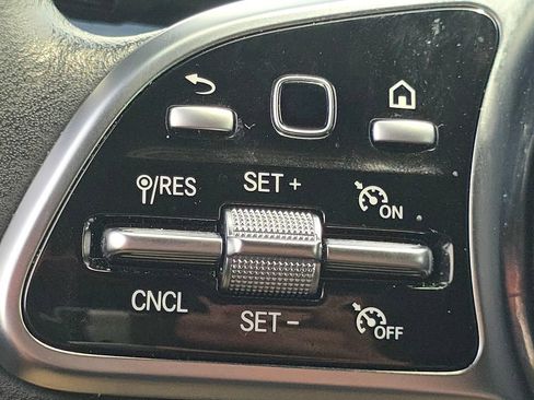 Certified 2023 Mercedes-Benz GLA 250 4MATIC image 34