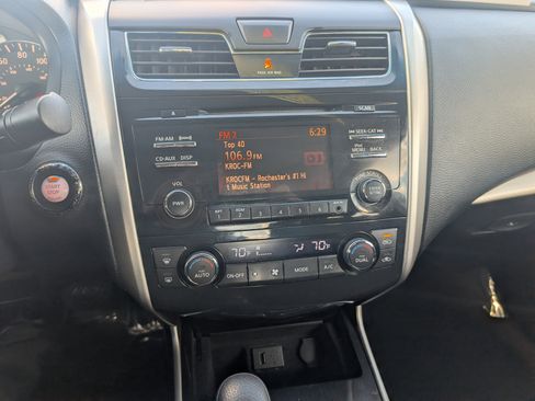 Used 2013 Nissan Altima 2.5 SV FWD image 18