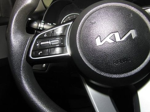 Used 2023 Kia Forte LXS w/ LXS Technology Package image 5