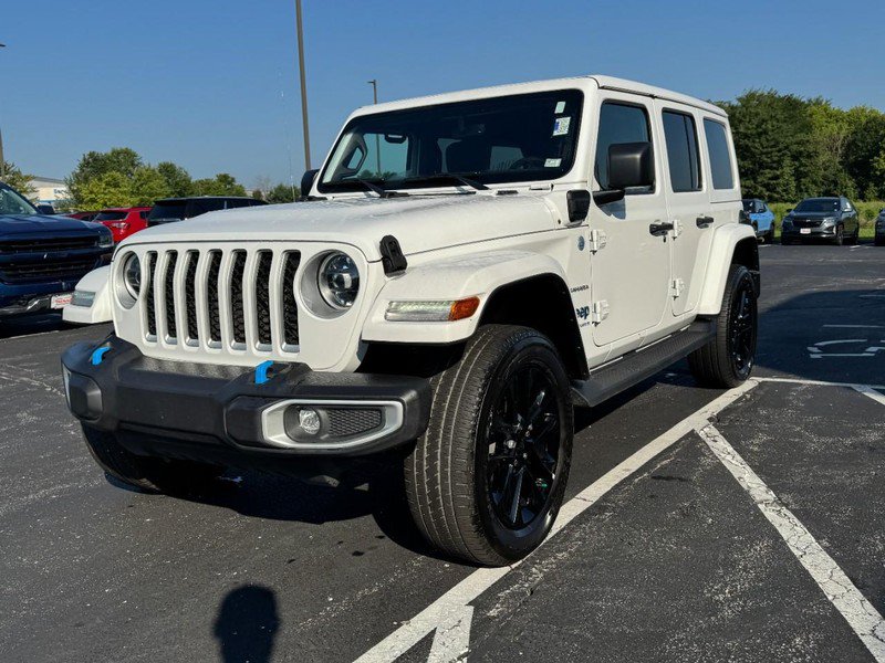 Used 2023 Jeep Wrangler Unlimited Sahara w/ Cold Weather Group AWD/4WD image 8