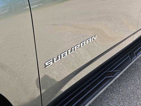 Used 2023 Chevrolet Suburban Premier AWD/4WD image 25