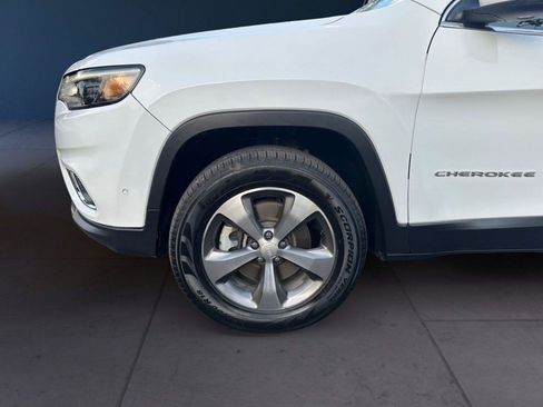 Used 2019 Jeep Cherokee Limited w/ Technology Group AWD/4WD image 9