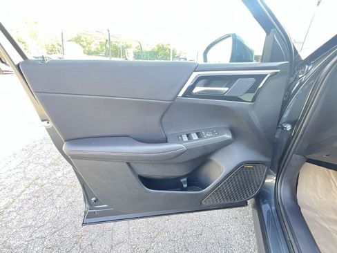 Used 2025 Mitsubishi Outlander SE FWD image 13