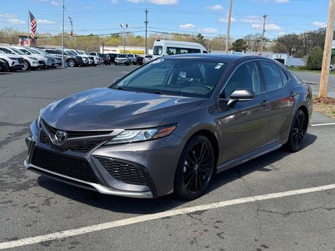 Used 2023 Toyota Camry XSE FWD image 8