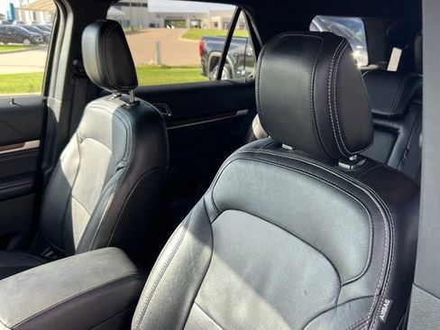 Used 2018 Ford Explorer Limited FWD image 8
