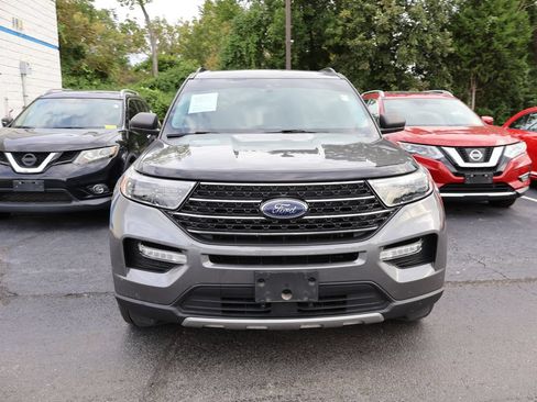 Used 2021 Ford Explorer XLT w/ Equipment Group 202A AWD/4WD image 2