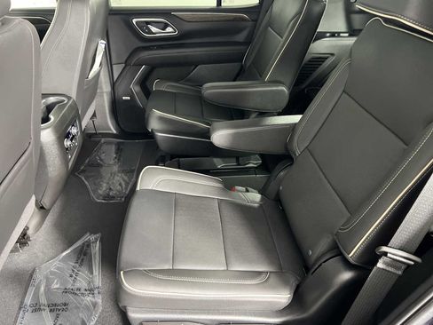 Used 2024 Chevrolet Tahoe Premier w/ Premium Package RWD image 22