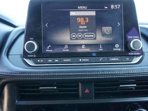 Used 2024 Nissan Rogue SV AWD/4WD image 17