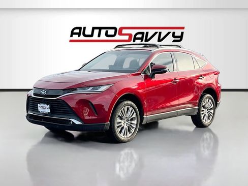 Used 2024 Toyota Venza Limited image 3
