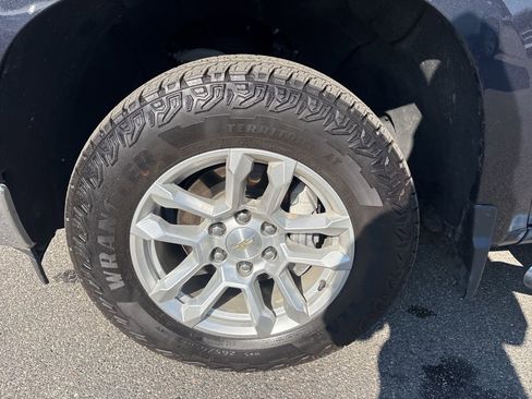 Used 2024 Chevrolet Silverado 1500 LT w/ Z71 Off-Road Package image 11