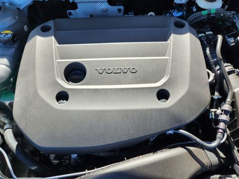 New 2026 Volvo XC40 B5 Plus w/ Protection Package Premier image 20