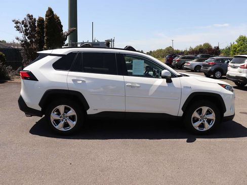 Used 2021 Toyota RAV4 Limited AWD/4WD image 4