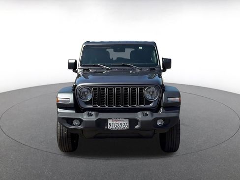 Used 2025 Jeep Wrangler Sport S image 4