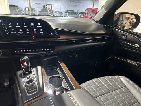 Used 2021 Cadillac Escalade ESV Sport Platinum AWD/4WD image 9