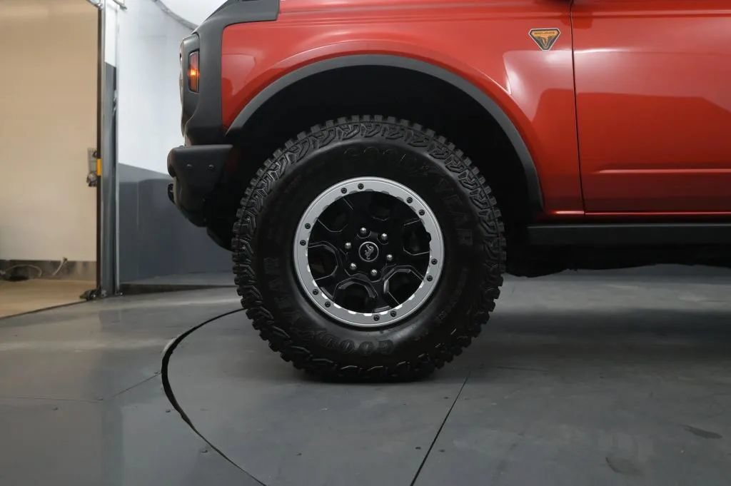 Used 2022 Ford Bronco Badlands w/ Sasquatch Package AWD/4WD image 10