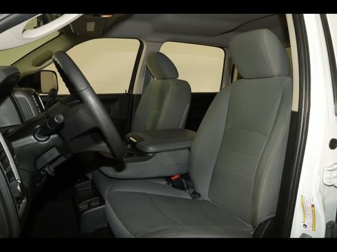 Used 2018 RAM 3500 Tradesman w/ Chrome Appearance Group AWD/4WD image 16