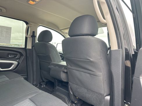 Used 2017 Nissan Titan SV AWD/4WD image 32
