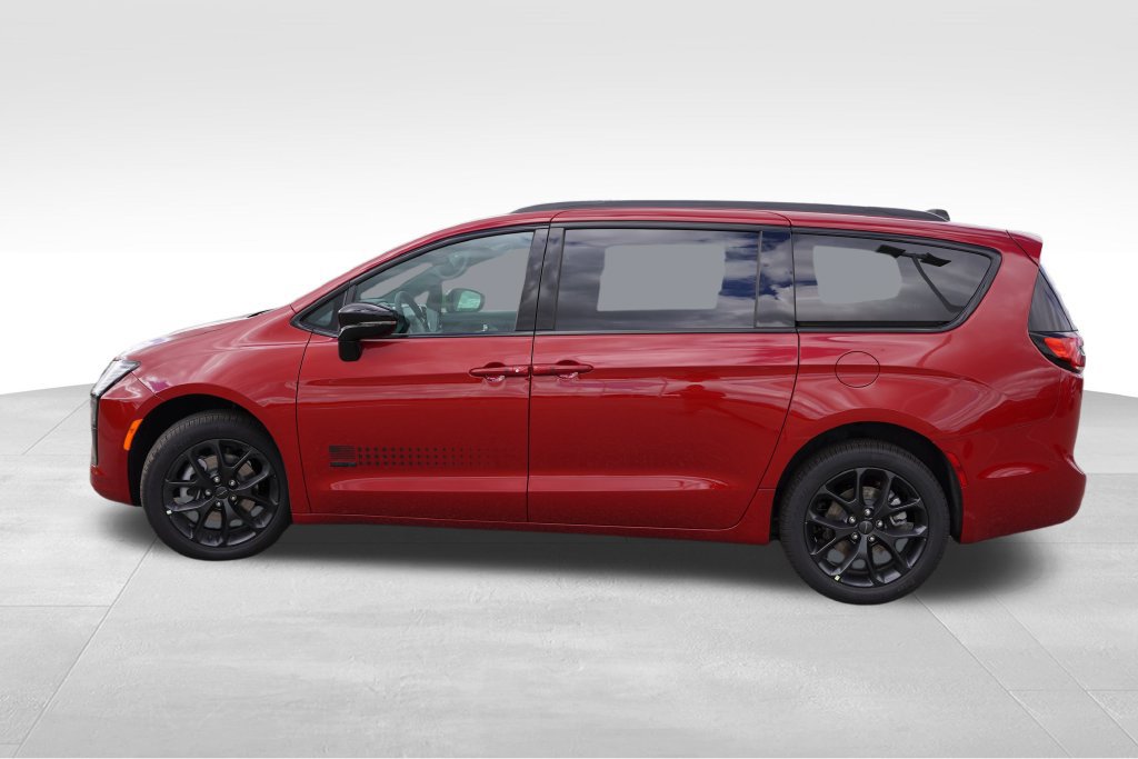 New 2027 Chrysler Pacifica Select AWD/4WD image 6