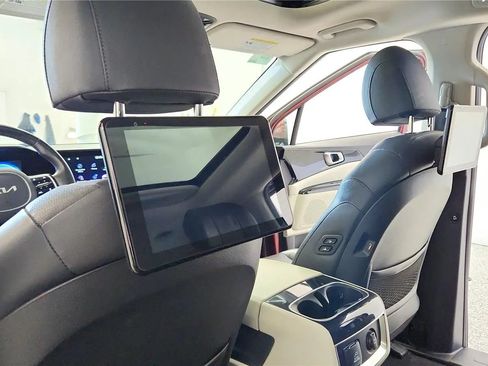 Used 2022 Kia Carnival SX Prestige FWD image 30