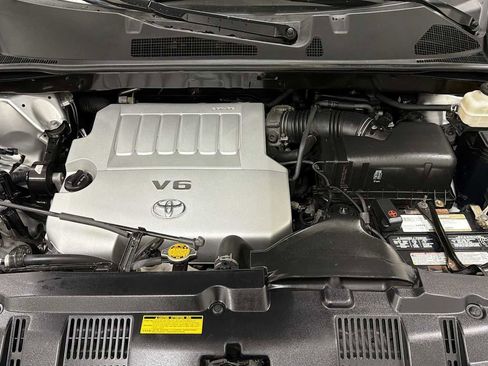 Used 2012 Toyota Highlander Limited w/ Tow Pkg image 32