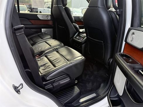 Used 2020 Lincoln Navigator Reserve w/ Luxury Package image 25
