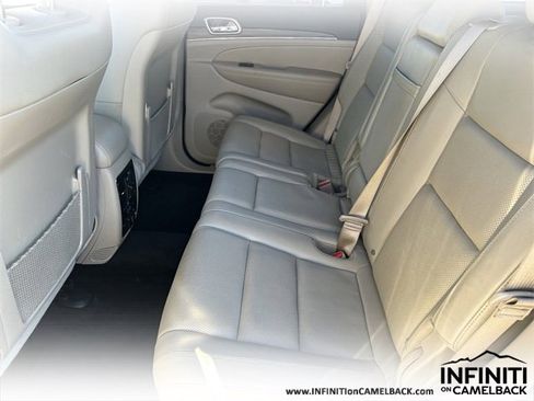 Used 2019 Jeep Grand Cherokee Limited w/ Luxury Group II image 18