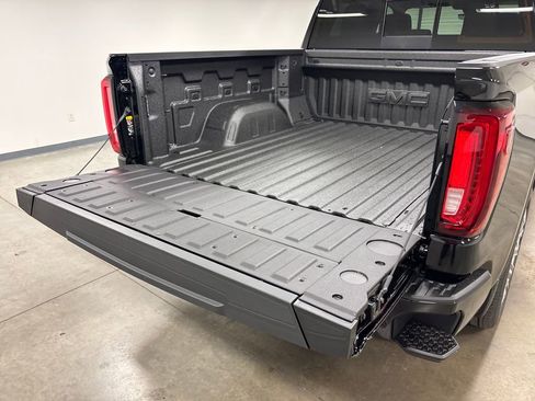 New 2026 GMC Sierra 1500 Denali AWD/4WD image 18