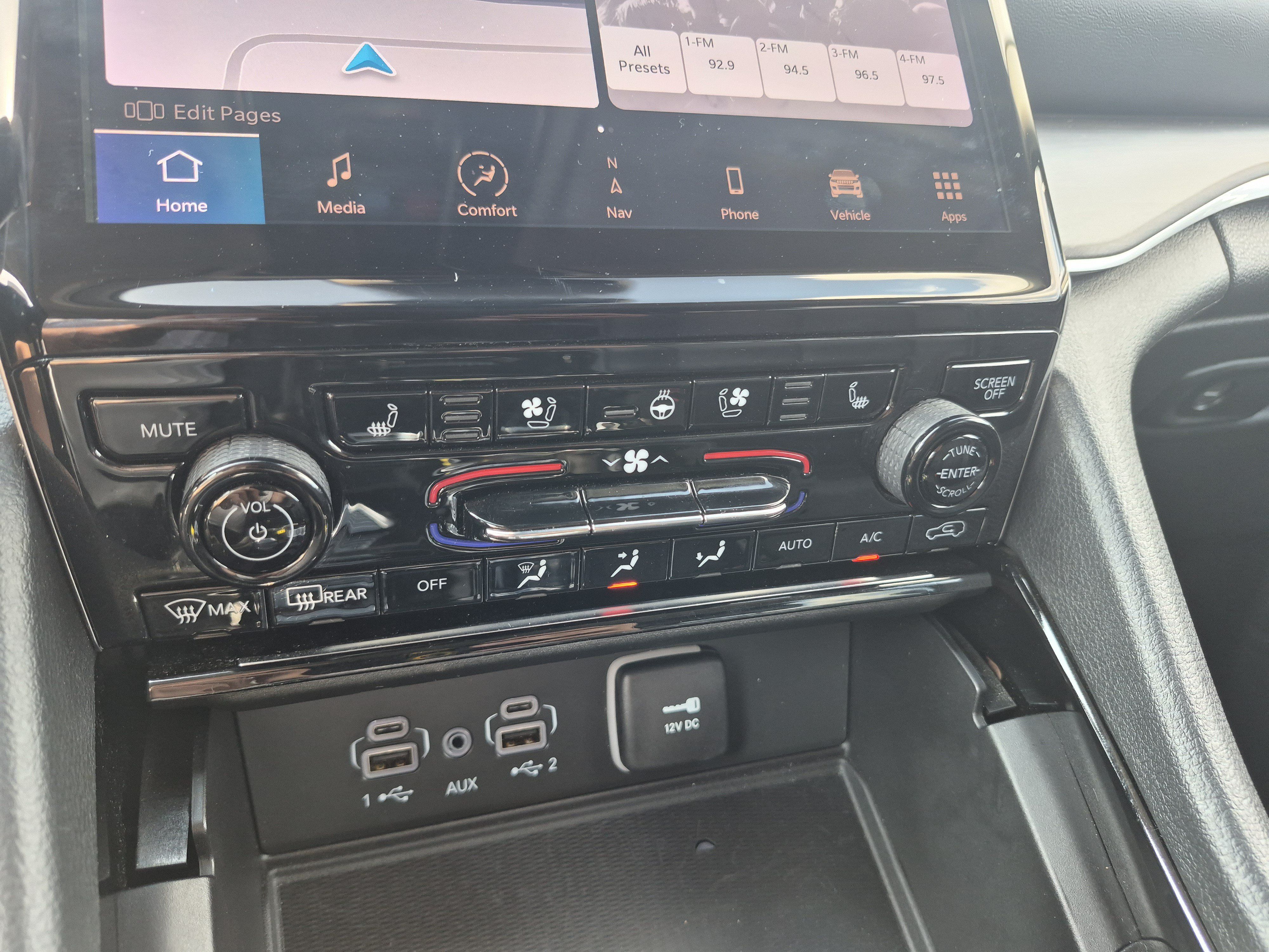 Used 2023 Jeep Grand Cherokee L Limited w/ Luxury Tech Group II AWD/4WD image 25