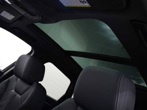 Certified 2025 Audi Q3 2.0T Premium w/ Black Optic Sport Package image 18