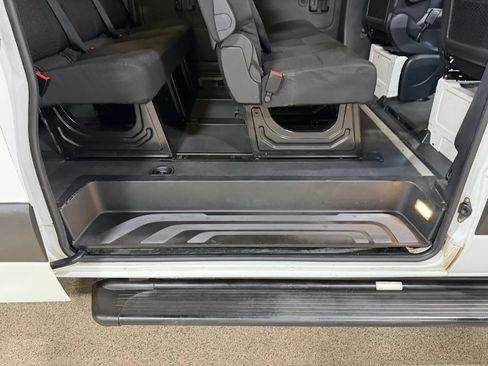 Used 2019 Mercedes-Benz Sprinter 2500 image 27