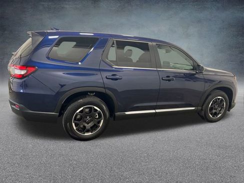 Used 2025 Honda Pilot EX-L image 6