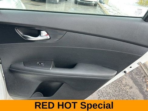 Used 2023 Kia Forte GT-Line image 43