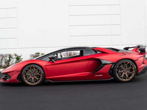 Used 2021 Lamborghini Aventador SVJ AWD/4WD image 35