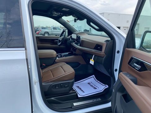 New 2026 Chevrolet Tahoe High Country AWD/4WD image 12