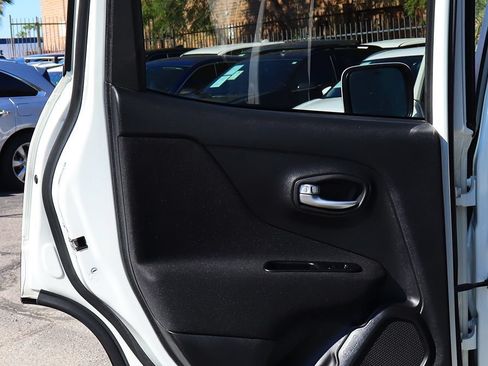 Used 2020 Jeep Renegade Latitude w/ Popular Equipment Group FWD image 32