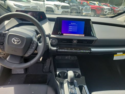 Used 2026 Toyota Prius LE FWD image 22