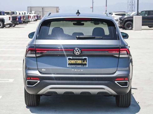 New 2025 Volkswagen Taos SE w/ Black Wheel Package FWD image 7
