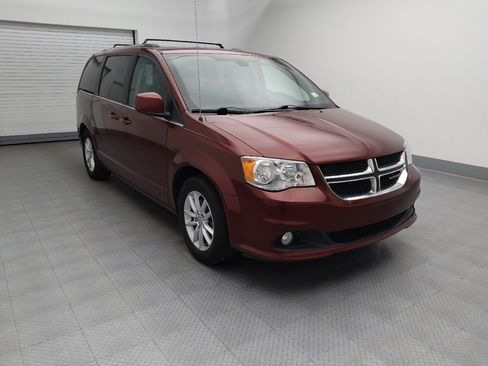 Used 2020 Dodge Grand Caravan SXT FWD image 13