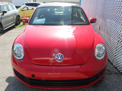 Used 2013 Volkswagen Beetle 2.5 FWD image 2